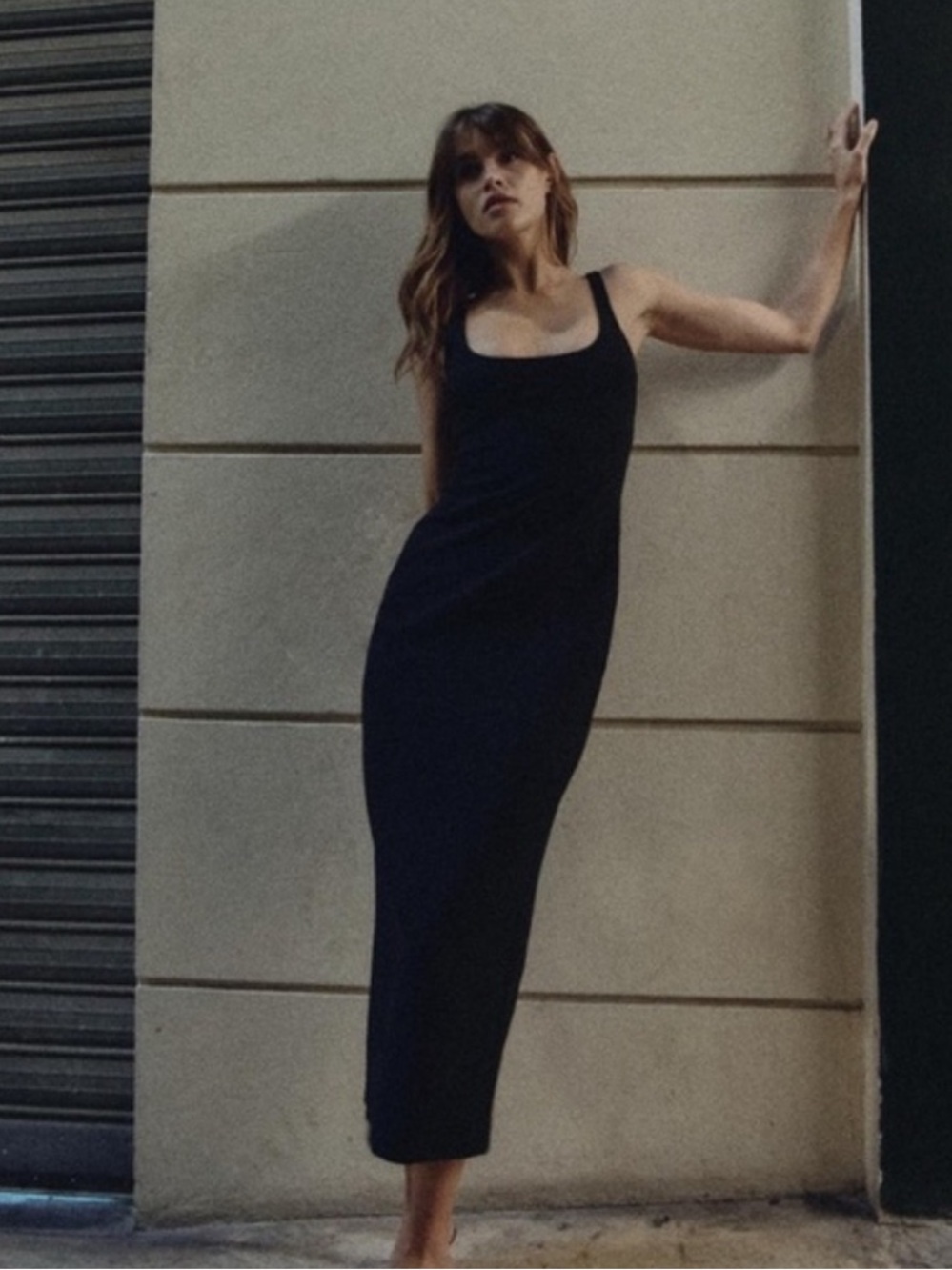 ZARA BLOGGER FAVORITE— SOLD OUT —- NWT- Timeless Slim Silhouette
